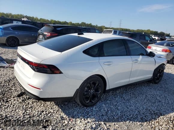 ✅ 2025 Honda Accord SE • VIN: 1HGCY1F40SA039692 • Lot: 86325645. Listed on Copart with 10,658 mi. Free auction sales archive from the USA and detailed vehicle history report at DreamBid. Image 3.
