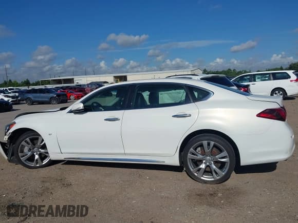 ✅ 2015 Infiniti Q70 • VIN: JN1BY1PP0FM600628 • Лот: 42601976. Опубликован ранее на IAAI с пробегом 152 979 миль. Бесплатный доступ к архиву аукционных продаж из США и подробный отчёт об истории автомобиля на DreamBid. Изображение 15.