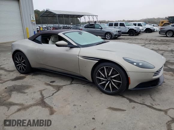 ✅ 2020 Aston Martin DB11 • VIN: SCFRMFCW5LGM08456 • Лот: 78863454. Опубликован ранее на Copart с пробегом Не указан. Бесплатный доступ к архиву аукционных продаж из США и подробный отчёт об истории автомобиля на DreamBid. Изображение 4.