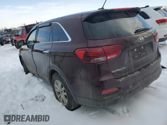 ✅ 2019 Kia Sorento LX • VIN: 5XYPGDA51KG489971 • Лот: 41642655. Опубликован ранее на Copart с пробегом 117 702 миль. Бесплатный доступ к архиву аукционных продаж из США и подробный отчёт об истории автомобиля на DreamBid. Изображение 2.