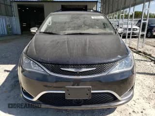 ✅ 2017 Chrysler Pacifica Limited • VIN: 2C4RC1GG2HR533606 • Lot: 84365435. Wystawiony na Copart z przebiegiem 133 922 mil. Bezpłatny archiwum sprzedaży aukcyjnych z USA i szczegółowy raport historii pojazdu na DreamBid. Zdjęcie 5.