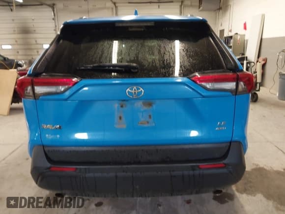 ✅ 2019 Toyota RAV4 LE • VIN: JTMF1RFVXKD022064 • Lot: 43581434. Listed on IAAI with 108,650 mi. Free auction sales archive from the USA and detailed vehicle history report at DreamBid. Image 17.