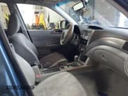 ✅ 2010 Subaru Forester X Premium • VIN: JF2SH6CC9AH804277 • Lot: 43683588. Wystawiony na IAAI z przebiegiem 200 840 mil. Bezpłatny archiwum sprzedaży aukcyjnych z USA i szczegółowy raport historii pojazdu na DreamBid. Zdjęcie 5.