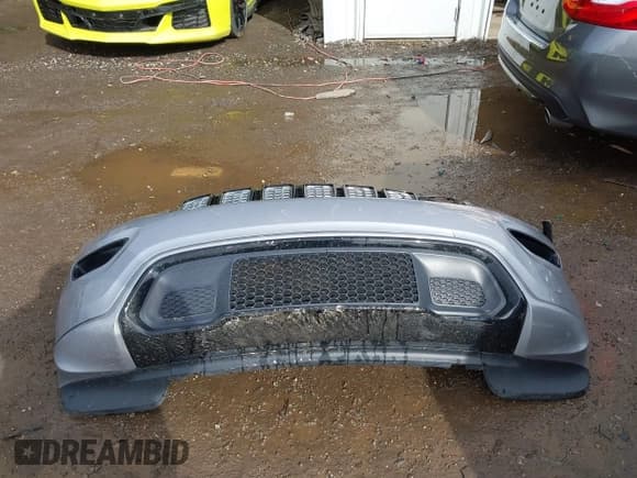 ✅ 2019 Jeep Grand Cherokee Altitude • VIN: 1C4RJFAG2KC563247 • Lot: 41479926. Wystawiony na IAAI z przebiegiem 81 288 mil. Bezpłatny archiwum sprzedaży aukcyjnych z USA i szczegółowy raport historii pojazdu na DreamBid. Zdjęcie 12.