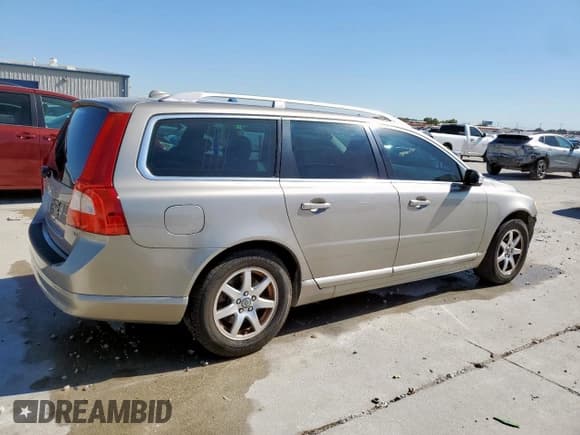 ✅ 2008 Volvo V70 • VIN: YV1BW982681009951 • Lot: 90241335. Listed on Copart with 135,567 mi. Free auction sales archive from the USA and detailed vehicle history report at DreamBid. Image 3.