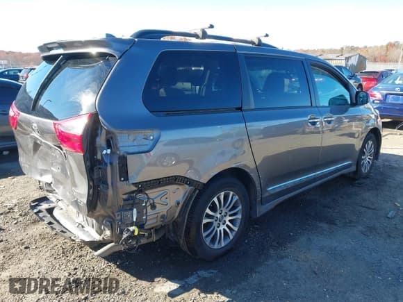 ✅ 2020 Toyota Sienna XLE Premium • VIN: 5TDYZ3DC1LS054455 • Лот: 43717558. Опубликован ранее на IAAI с пробегом 58 918 миль. Бесплатный доступ к архиву аукционных продаж из США и подробный отчёт об истории автомобиля на DreamBid. Изображение 4.