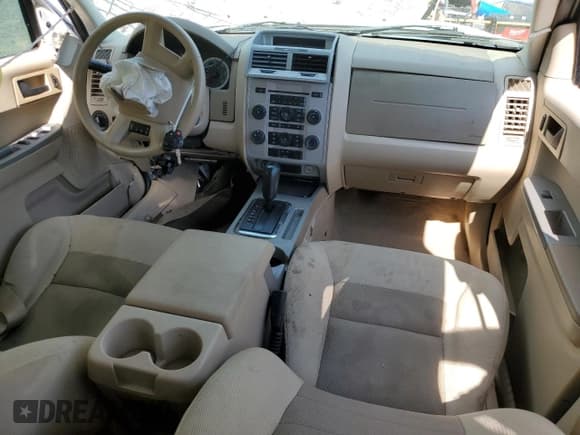 ✅ 2008 Ford Escape XLT • VIN: 1FMCU93128KD75863 • Лот: 68906875. Опубликован ранее на Copart с пробегом Не указан. Бесплатный доступ к архиву аукционных продаж из США и подробный отчёт об истории автомобиля на DreamBid. Изображение 8.