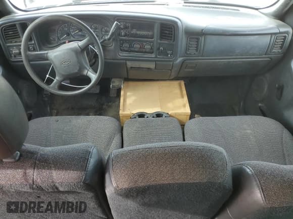 ✅ 2002 Chevrolet Silverado 2500HD LS • VIN: 1GCHC29152E117242 • Lot: 87448314. Wystawiony na Copart z przebiegiem 233 968 mil. Bezpłatny archiwum sprzedaży aukcyjnych z USA i szczegółowy raport historii pojazdu na DreamBid. Zdjęcie 8.