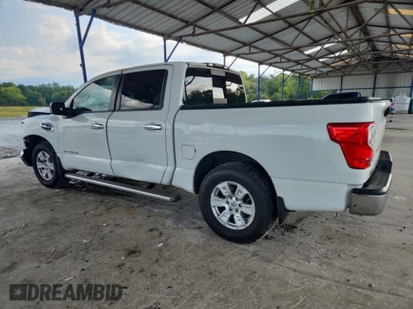 ✅ 2017 Nissan Titan S • VIN: 1N6AA1EK4HN531330 • Lot: 71627485. Listed on Copart with 147,290 mi. Free auction sales archive from the USA and detailed vehicle history report at DreamBid. Image 2.