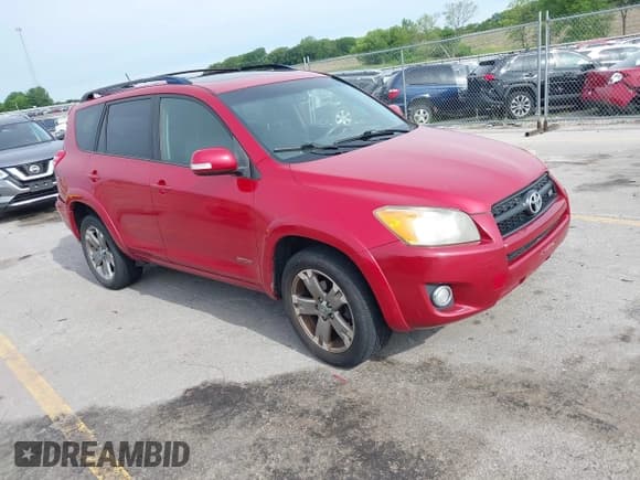 ✅ 2011 Toyota RAV4 Sport • VIN: JTMRK4DVXB5101924 • Lot: 42519927. Listed on IAAI with 215,905 mi. Free auction sales archive from the USA and detailed vehicle history report at DreamBid. Image 1.