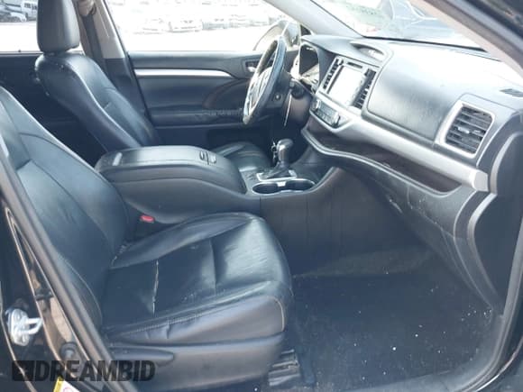 ✅ 2015 Toyota Highlander XLE • VIN: 5TDKKRFH4FS046604 • Lot: 42839182. Wystawiony na IAAI z przebiegiem 274 146 mil. Bezpłatny archiwum sprzedaży aukcyjnych z USA i szczegółowy raport historii pojazdu na DreamBid. Zdjęcie 5.