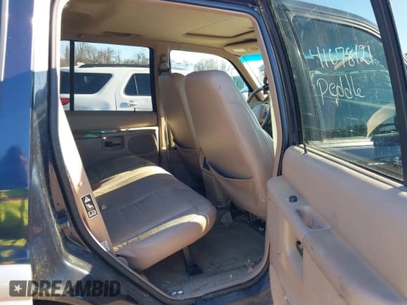 ✅ 2000 Ford Explorer Eddie Bauer • VIN: 1FMDU74E4YZA45773 • Lot: 41678121. Wystawiony na IAAI z przebiegiem 129 263 mil. Bezpłatny archiwum sprzedaży aukcyjnych z USA i szczegółowy raport historii pojazdu na DreamBid. Zdjęcie 8.