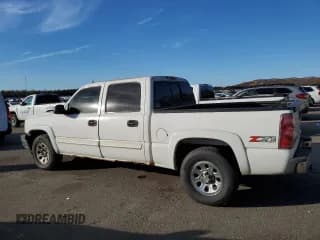 ✅ 2005 Chevrolet Silverado 1500 Z71 • VIN: 2GCEK13T851266843 • Лот: 81480774. Опубликован ранее на Copart с пробегом 141 714 миль. Бесплатный доступ к архиву аукционных продаж из США и подробный отчёт об истории автомобиля на DreamBid. Изображение 2.