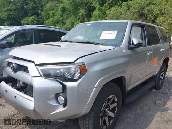 ✅ 2019 Toyota 4Runner SR5 • VIN: JTEBU5JR9K5677640 • Лот: 42446075. Опубликован ранее на IAAI с пробегом 105 129 миль. Бесплатный доступ к архиву аукционных продаж из США и подробный отчёт об истории автомобиля на DreamBid. Изображение 18.