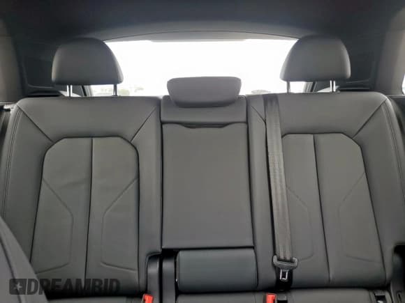 ✅ 2024 Audi Q3 Premium • VIN: WA1AUCF31R1085105 • Lot: 57482305. Wystawiony na Copart z przebiegiem 12 334 mil. Bezpłatny archiwum sprzedaży aukcyjnych z USA i szczegółowy raport historii pojazdu na DreamBid. Zdjęcie 10.