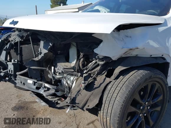 ✅ 2019 Jeep Grand Cherokee Upland • VIN: 1C4RJFAG4KC527771 • Lot: 43517774. Listed on IAAI with 90,056 mi. Free auction sales archive from the USA and detailed vehicle history report at DreamBid. Image 6.