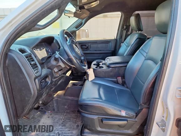 ✅ 2021 Ram 2500 Tradesman • VIN: 3C6UR5HL2MG515965 • Lot: 90258875. Wystawiony na Copart z przebiegiem 189 734 mil. Bezpłatny archiwum sprzedaży aukcyjnych z USA i szczegółowy raport historii pojazdu na DreamBid. Zdjęcie 7.