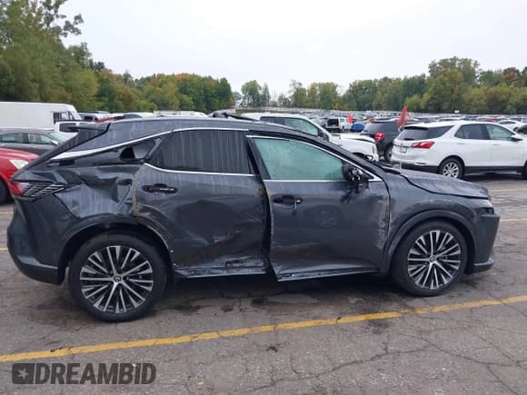 ✅ 2025 Lexus RX 350h Premium Plus • VIN: 2T2BBMCAXSC089949 • Lot: 43284398. Wystawiony na IAAI z przebiegiem 6 393 mil. Bezpłatny archiwum sprzedaży aukcyjnych z USA i szczegółowy raport historii pojazdu na DreamBid. Zdjęcie 13.