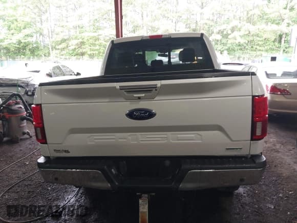 ✅ 2019 Ford F-150 XL • VIN: 1FTEW1E42KKF11089 • Lot: 42337167. Wystawiony na IAAI z przebiegiem 53 182 mil. Bezpłatny archiwum sprzedaży aukcyjnych z USA i szczegółowy raport historii pojazdu na DreamBid. Zdjęcie 16.
