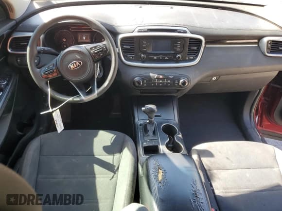 ✅ 2017 Kia Sorento LX • VIN: 5XYPG4A58HG197727 • Lot: 89817325. Listed on Copart with 116,107 mi. Free auction sales archive from the USA and detailed vehicle history report at DreamBid. Image 8.