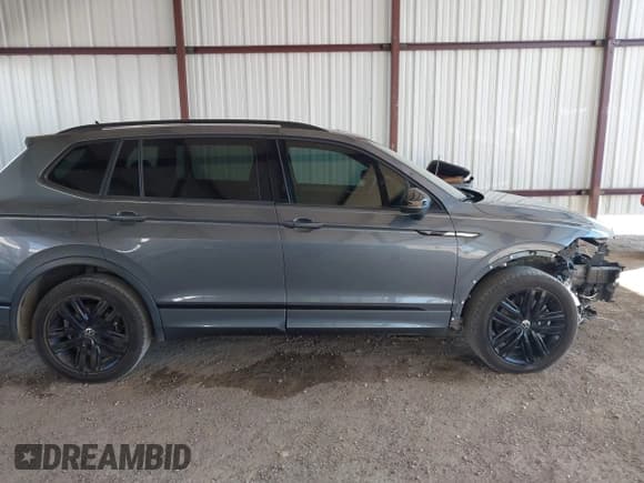 ✅ 2022 Volkswagen Tiguan SE R-Line Black • VIN: 3VVCB7AX6NM074217 • Lot: 43401568. Wystawiony na IAAI z przebiegiem 151 574 mil. Bezpłatny archiwum sprzedaży aukcyjnych z USA i szczegółowy raport historii pojazdu na DreamBid. Zdjęcie 13.
