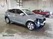 2019 Hyundai Kona SEL z VIN KM8K23AG2KU030298, wystawiony jako Copart lot #54895315 z przebiegiem 13 073 mil mil oraz Szkoda całkowita • Salvage title. Historia ofert i sprzedaży dostępna na DreamBid. Obrazek 4.