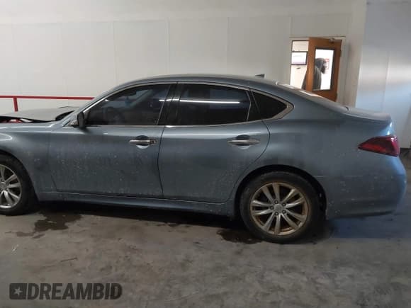 ✅ 2018 Infiniti Q70 Luxe • VIN: JN1BY1AR8JM220035 • Лот: 41618678. Опубликован ранее на IAAI с пробегом 45 360 миль. Бесплатный доступ к архиву аукционных продаж из США и подробный отчёт об истории автомобиля на DreamBid. Изображение 14.