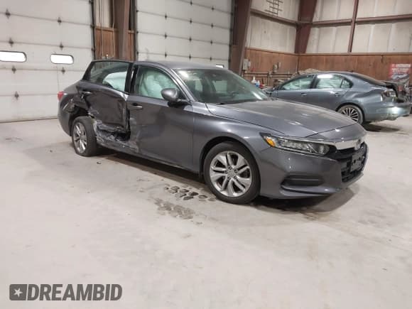 ✅ 2019 Honda Accord LX • VIN: 1HGCV1F15KA169949 • Лот: 43674321. Опубликован ранее на IAAI с пробегом 29 786 миль. Бесплатный доступ к архиву аукционных продаж из США и подробный отчёт об истории автомобиля на DreamBid. Изображение 1.