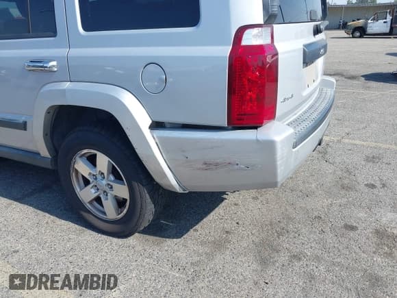 ✅ 2006 Jeep Commander • VIN: 1J8HG48N06C210930 • Lot: 42382695. Wystawiony na IAAI z przebiegiem 166 928 mil. Bezpłatny archiwum sprzedaży aukcyjnych z USA i szczegółowy raport historii pojazdu na DreamBid. Zdjęcie 6.