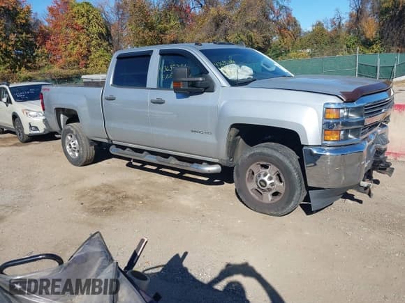 ✅ 2017 Chevrolet Silverado 2500HD Work Truck • VIN: 1GC1KUEG0HF101947 • Lot: 43635344. Wystawiony na IAAI z przebiegiem 188 245 mil. Bezpłatny archiwum sprzedaży aukcyjnych z USA i szczegółowy raport historii pojazdu na DreamBid. Zdjęcie 1.