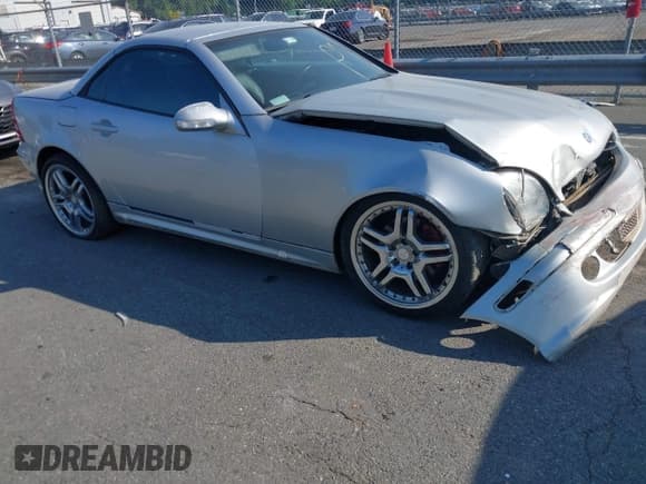 ✅ 2001 Mercedes-Benz SLK 230/320 • VIN: WDBKK65FX1F188655 • Lot: 42572890. Listed on IAAI with 150,639 mi. Free auction sales archive from the USA and detailed vehicle history report at DreamBid. Image 1.