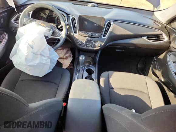 2020 Chevrolet Malibu LS z VIN 1G1ZB5ST8LF133878, wystawiony jako Copart lot #71712585 z przebiegiem Nie podano mil oraz Szkoda całkowita • Salvage title. Historia ofert i sprzedaży dostępna na DreamBid. Obrazek 8.