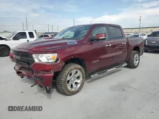 ✅ 2020 Ram 1500 Big Horn • VIN: 1C6SRFFT9LN127945 • Лот: 86886655. Опубликован ранее на Copart с пробегом 51 108 миль. Бесплатный доступ к архиву аукционных продаж из США и подробный отчёт об истории автомобиля на DreamBid. Изображение 1.