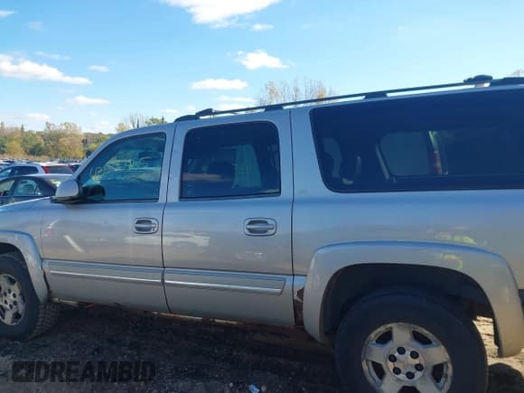 ✅ 2004 Chevrolet Suburban LS • VIN: 3GNFK16Z54G282046 • Лот: 43505465. Опубликован ранее на IAAI с пробегом Не указан. Бесплатный доступ к архиву аукционных продаж из США и подробный отчёт об истории автомобиля на DreamBid. Изображение 13.