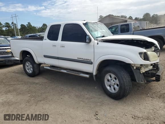 ✅ 2004 Toyota Tundra SR5 • VIN: 5TBRT341X4S454822 • Лот: 82178705. Опубликован ранее на Copart с пробегом 215 491 миль. Бесплатный доступ к архиву аукционных продаж из США и подробный отчёт об истории автомобиля на DreamBid. Изображение 4.