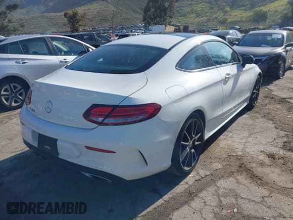 ✅ 2019 Mercedes-Benz C 300 • VIN: WDDWJ8DB1KF844216 • Lot: 41824556. Listed on IAAI with 104,530 mi. Free auction sales archive from the USA and detailed vehicle history report at DreamBid. Image 4.
