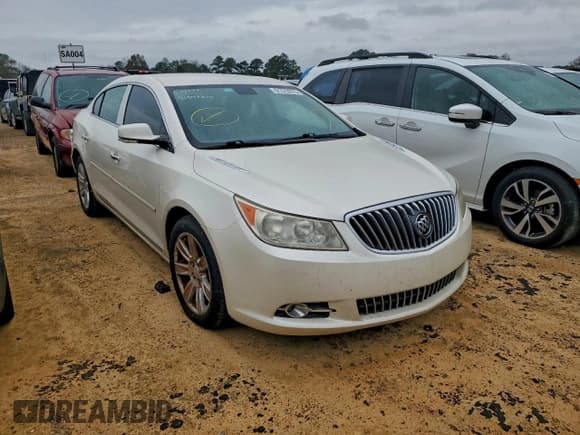 ✅ 2013 Buick LaCrosse Leather • VIN: 1G4GC5E3XDF120568 • Lot: 91573075. Listed on Copart with 171,136 mi. Free auction sales archive from the USA and detailed vehicle history report at DreamBid. Image 4.