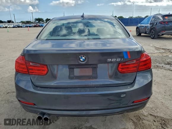 ✅ 2013 BMW 3 Series 328i • VIN: WBA3A5G51DNP22351 • Лот: 94703825. Опубликован ранее на Copart с пробегом 151 414 миль. Бесплатный доступ к архиву аукционных продаж из США и подробный отчёт об истории автомобиля на DreamBid. Изображение 6.