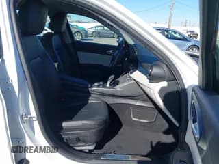 ✅ 2018 Alfa Romeo Giulia • VIN: ZARFAEBN3J7593722 • Lot: 43660743. Wystawiony na IAAI z przebiegiem 109 981 mil. Bezpłatny archiwum sprzedaży aukcyjnych z USA i szczegółowy raport historii pojazdu na DreamBid. Zdjęcie 5.