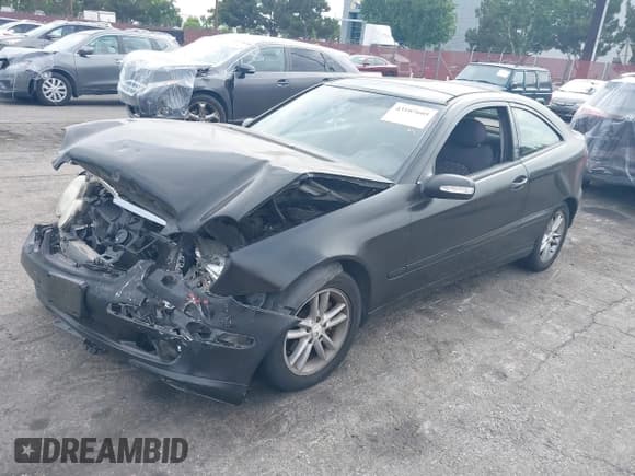 ✅ 2002 Mercedes-Benz C 230/260/280/320 • VIN: WDBRN47J32A323310 • Lot: 43107605. Wystawiony na IAAI z przebiegiem 154 039 mil. Bezpłatny archiwum sprzedaży aukcyjnych z USA i szczegółowy raport historii pojazdu na DreamBid. Zdjęcie 17.