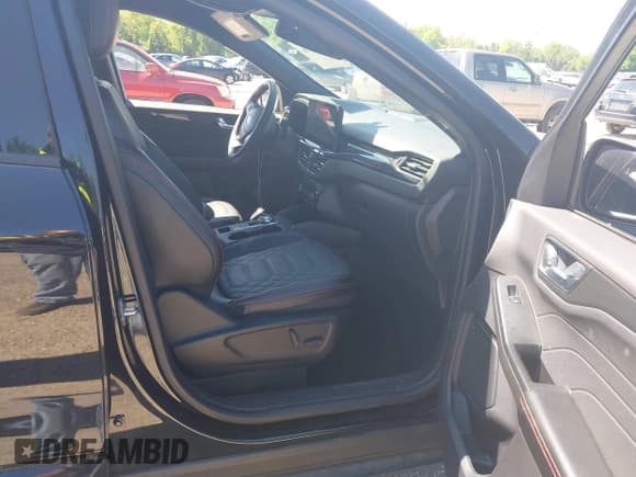 ✅ 2023 Ford Escape ST-Line Elite • VIN: 1FMCU9PA9PUA78182 • Lot: 42379516. Wystawiony na IAAI z przebiegiem 8 053 mil. Bezpłatny archiwum sprzedaży aukcyjnych z USA i szczegółowy raport historii pojazdu na DreamBid. Zdjęcie 5.