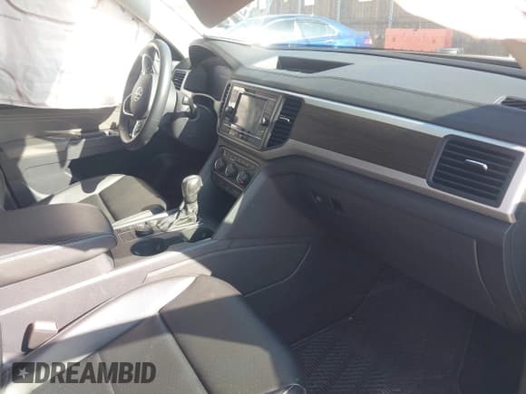 ✅ 2022 Volkswagen Atlas SE • VIN: 1V2LP2CA3NC553206 • Lot: 42608042. Listed on IAAI with 56,542 mi. Free auction sales archive from the USA and detailed vehicle history report at DreamBid. Image 5.