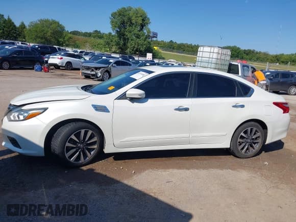 ✅ 2016 Nissan Altima S • VIN: 1N4AL3AP4GC142830 • Лот: 42970550. Опубликован ранее на IAAI с пробегом 92 960 миль. Бесплатный доступ к архиву аукционных продаж из США и подробный отчёт об истории автомобиля на DreamBid. Изображение 13.