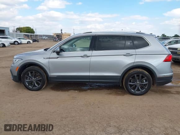 ✅ 2022 Volkswagen Tiguan SE • VIN: 3VV3B7AX3NM008210 • Lot: 43268190. Listed on IAAI with 60,448 mi. Free auction sales archive from the USA and detailed vehicle history report at DreamBid. Image 14.
