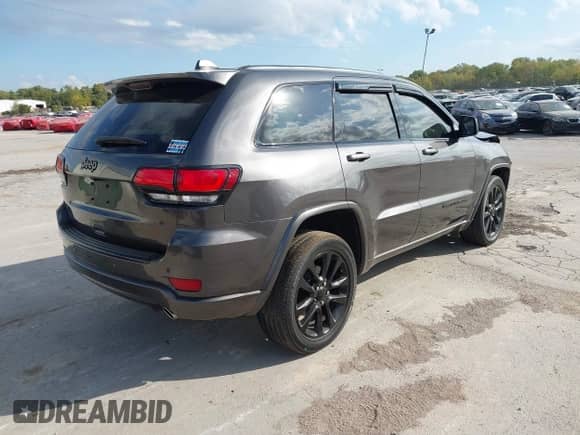 2018 Jeep Grand Cherokee Altitude z VIN 1C4RJFAG6JC312892, wystawiony jako IAAI lot #43382592 z przebiegiem 54 779 mil mil oraz . Historia ofert i sprzedaży dostępna na DreamBid. Obrazek 4.