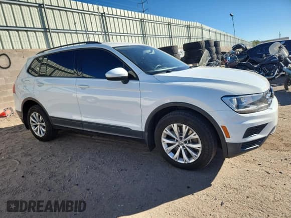✅ 2018 Volkswagen Tiguan S • VIN: 3VV1B7AX5JM190607 • Lot: 85410295. Listed on Copart with 89,165 mi. Free auction sales archive from the USA and detailed vehicle history report at DreamBid. Image 4.