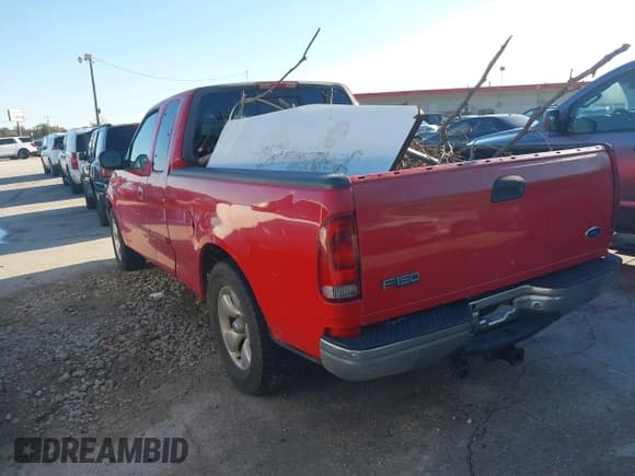 ✅ 2000 Ford F-150 XL • VIN: 1FTRX17W2YKA51244 • Lot: 43791839. Wystawiony na IAAI z przebiegiem Nie podano. Bezpłatny archiwum sprzedaży aukcyjnych z USA i szczegółowy raport historii pojazdu na DreamBid. Zdjęcie 3.