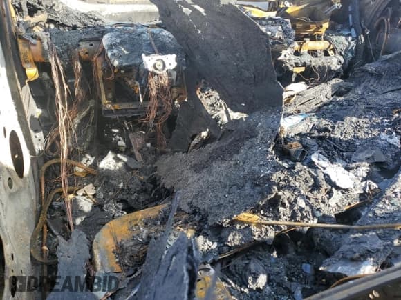 ✅ 2018 Toyota RAV4 XLE • VIN: 2T3RFREVXJW745981 • Lot: 89804015. Listed on Copart with Not provided. Free auction sales archive from the USA and detailed vehicle history report at DreamBid. Image 8.