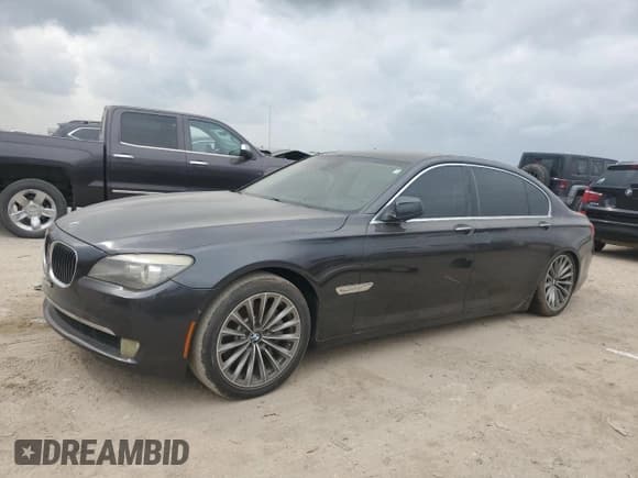 ✅ 2012 BMW 7 Series 750Li • VIN: WBAKB8C59CC962970 • Lot: 54011145. Wystawiony na Copart z przebiegiem 111 007 mil. Bezpłatny archiwum sprzedaży aukcyjnych z USA i szczegółowy raport historii pojazdu na DreamBid. Zdjęcie 1.
