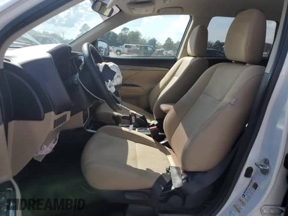 2017 Mitsubishi Outlander SE with VIN JA4AD3A33HZ067048, listed as a Copart auction lot 84731385 with 135,427 mi miles and Salvage title. Bid and sale history available at DreamBid. Image 7.